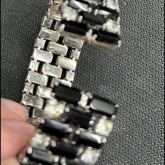 ✨ Vintage WEISS Black & Clear Rhinestone Bracelet & Clip-On Earrings Set - Picture 6 of 8